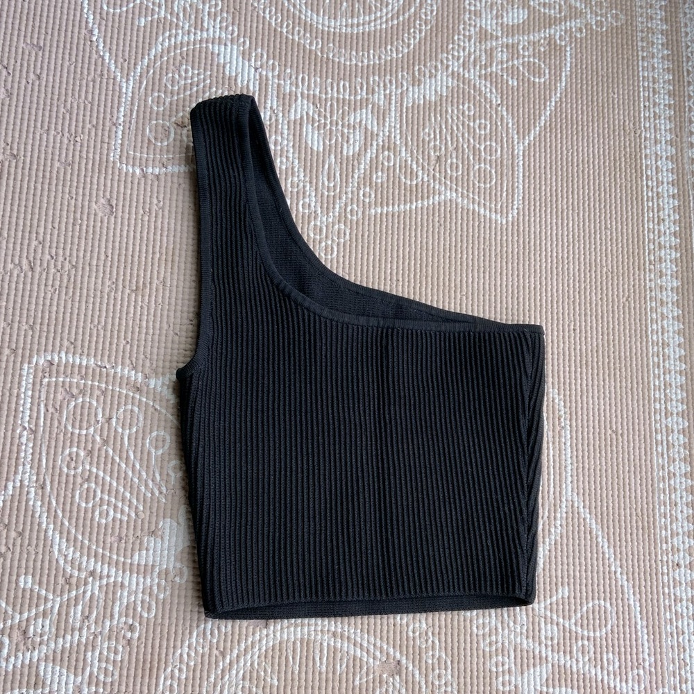 Aritzia - Sculpt Knit One-Shoulder Cropped Tank